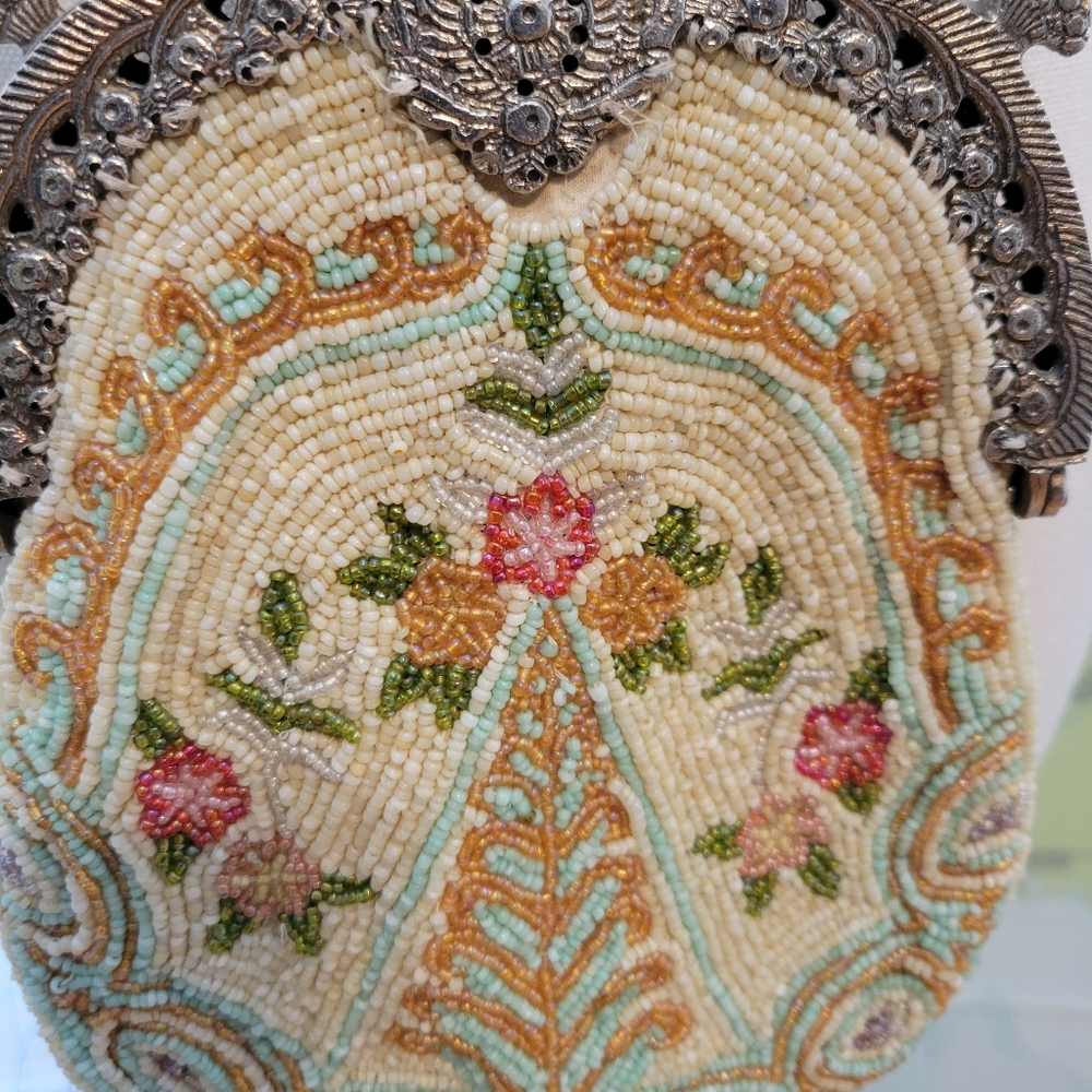 Vintage Beaded Floral Handbag Beautiful Colors, Pink, Green, Blue, and Gold - Picture 5 of 16